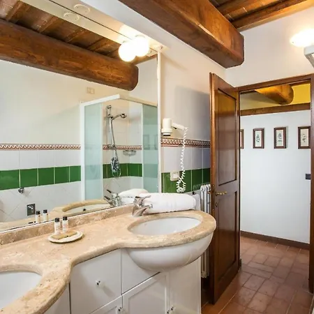 Castello Di Fulignano Berizio Deluxe דירה