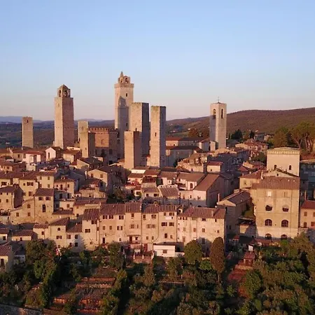 Castello Di Fulignano Berizio Deluxe דירה *